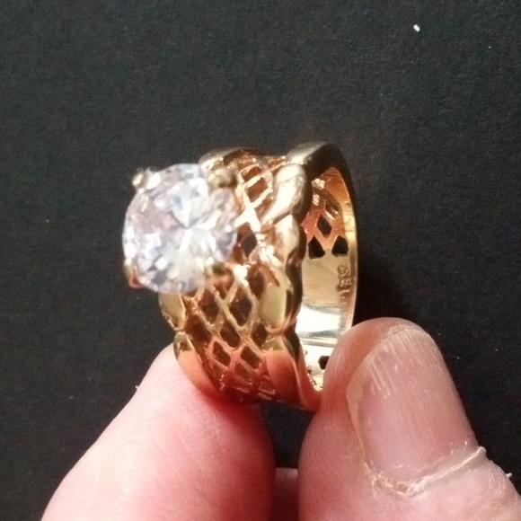 Bold SE Gold Plated CZ Ring sz 7 - Picture 1 of 5